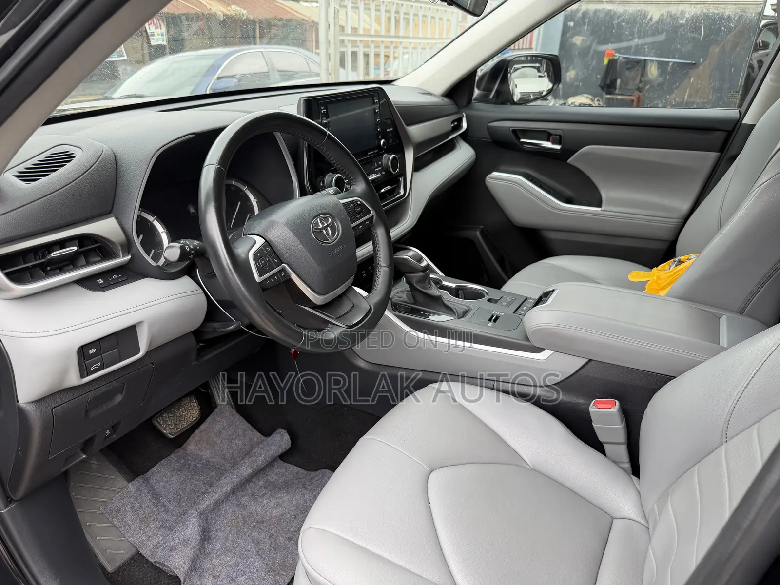 Toyota Highlander XLE 2022 Black