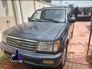 Toyota Land Cruiser 2005 Gray