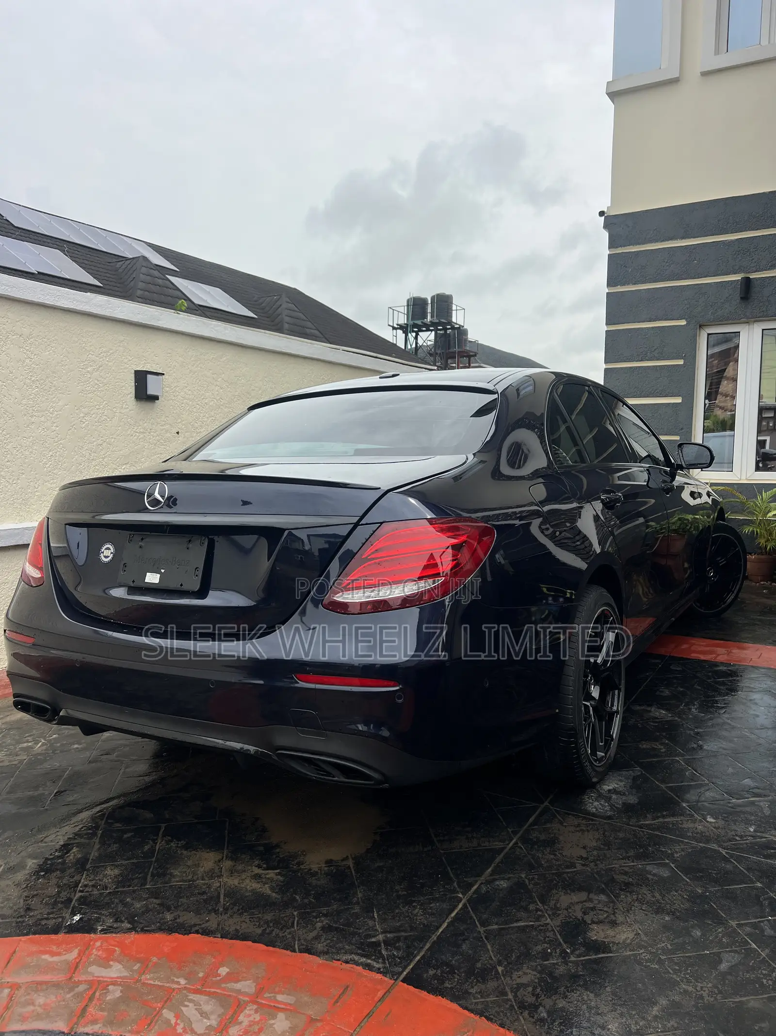 Mercedes-Benz E300 2018 Blue