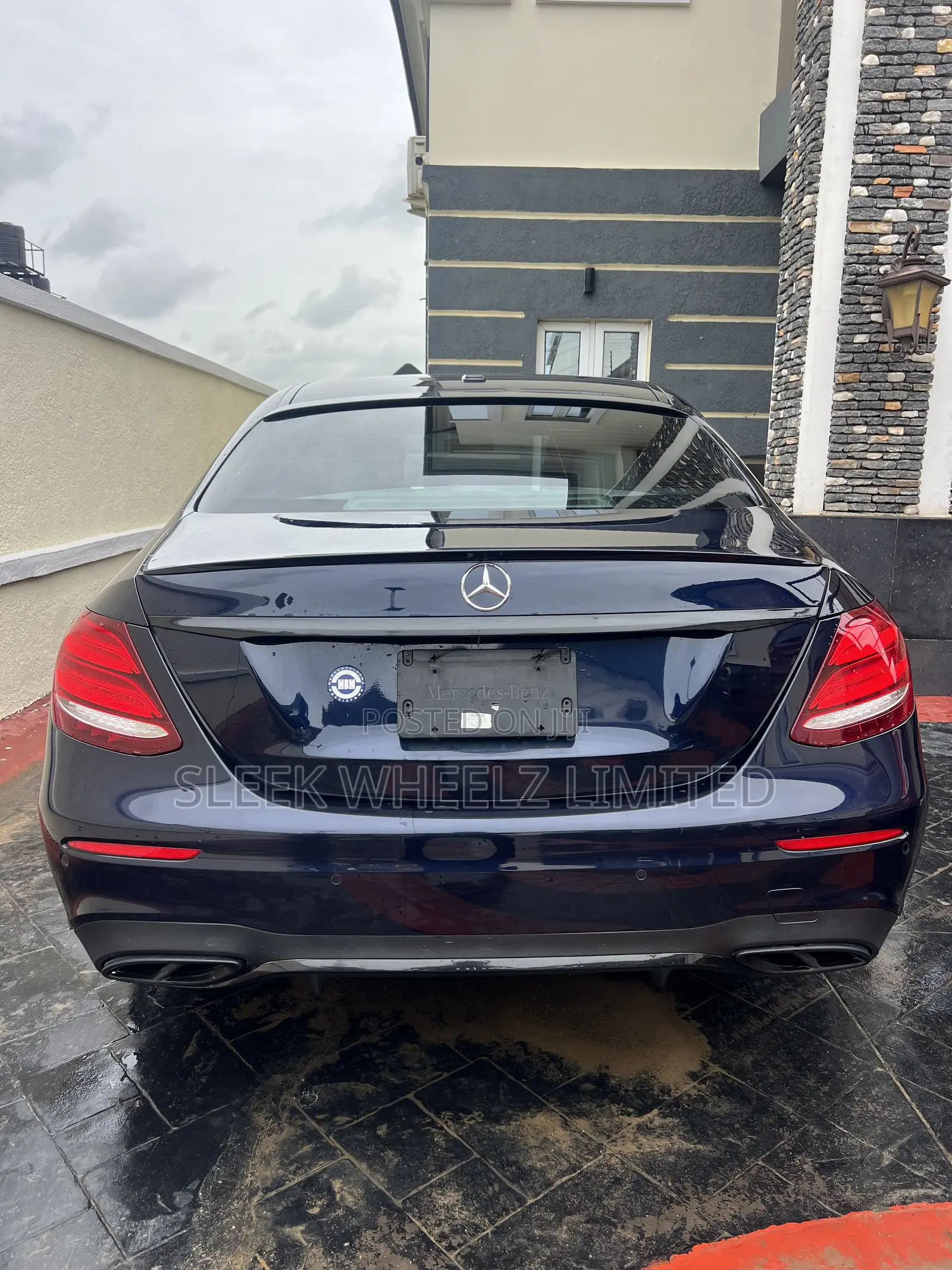 Mercedes-Benz E300 2018 Blue