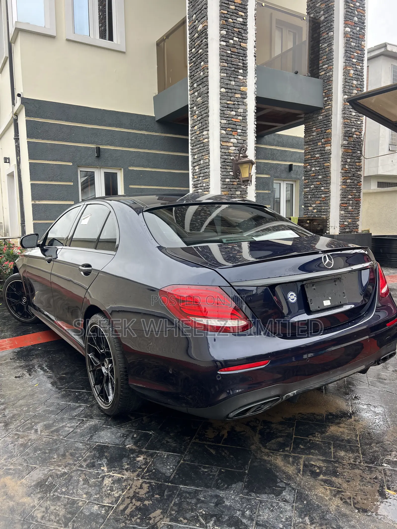 Mercedes-Benz E300 2018 Blue