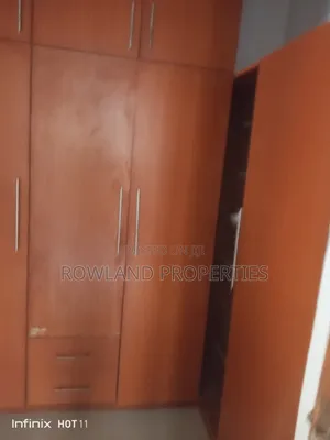 3bdrm Block of Flats in Western Estate, Ikota for rent