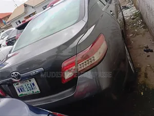 Toyota Camry 2010 Gray