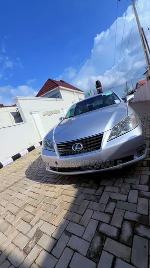 Lexus ES 2012 Silver