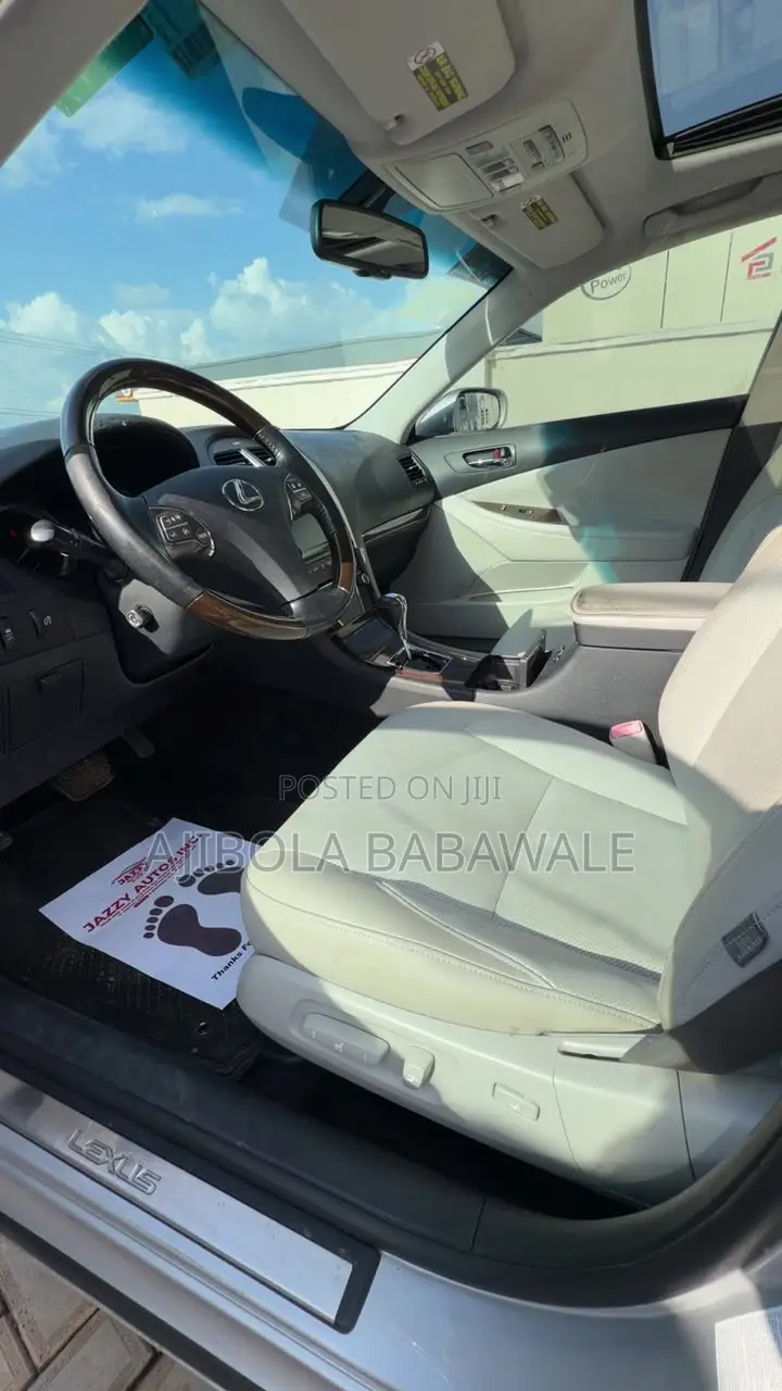Lexus ES 2012 Silver