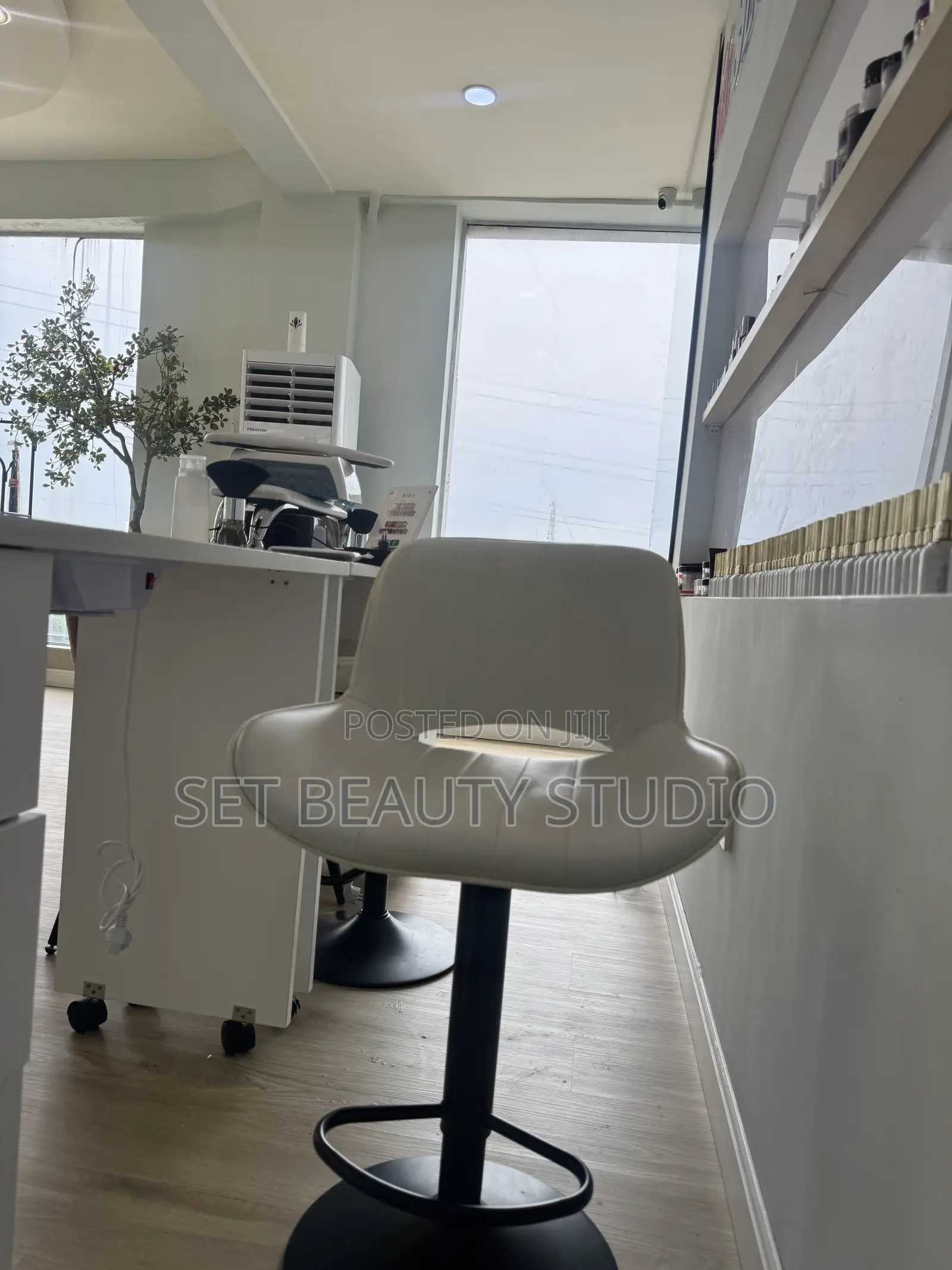 Nail Tech Table Chair
