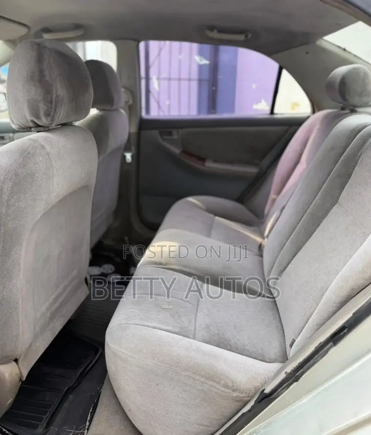 Toyota Corolla 2004 Silver