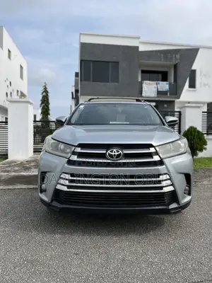 Toyota Highlander Limited 4dr SUV AWD (3.5L 6cyl 6A) 2015 Silver
