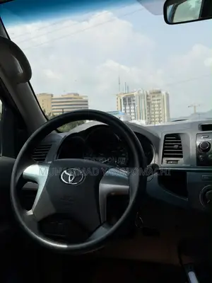 Toyota Hilux 2015 Blue