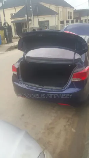Hyundai Elantra 2010 Blue