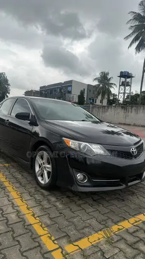 Toyota Camry SE 4dr Sedan (2.5L 4cyl 6A) 2013 Black