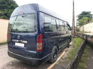 Toyota HiAce 2012 Blue