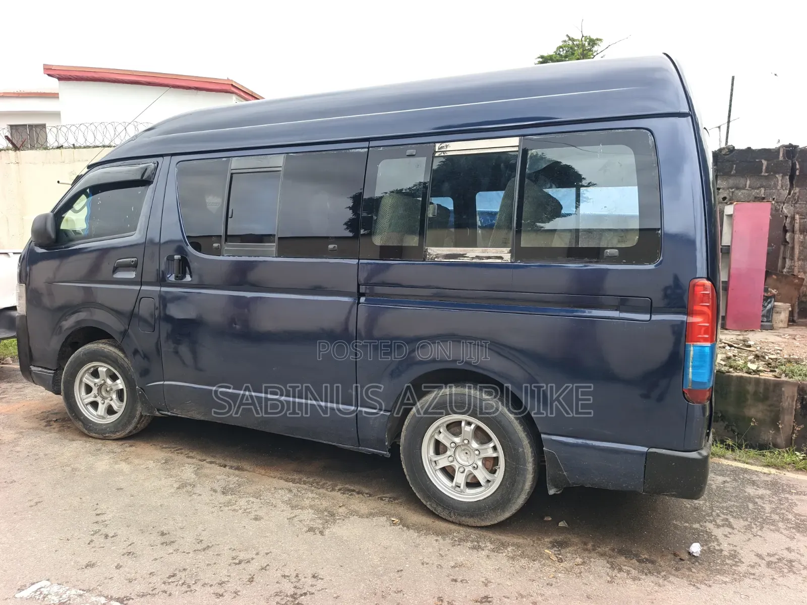 Toyota HiAce 2012 Blue