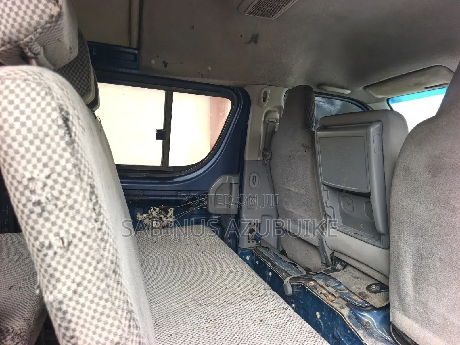 Toyota HiAce 2012 Blue