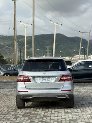 Mercedes-Benz M Class ML350 4MATIC 4dr SUV AWD (3.5L 6cyl 7A) 2014