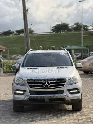 Mercedes-Benz M Class ML350 4MATIC 4dr SUV AWD (3.5L 6cyl 7A) 2014