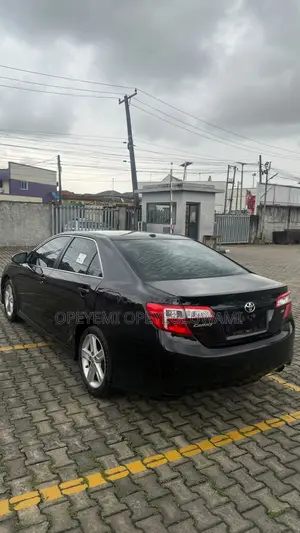 Toyota Camry SE 4dr Sedan (2.5L 4cyl 6A) 2013 Black