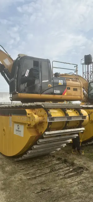 Swamp Buggie Cat 320d 2l