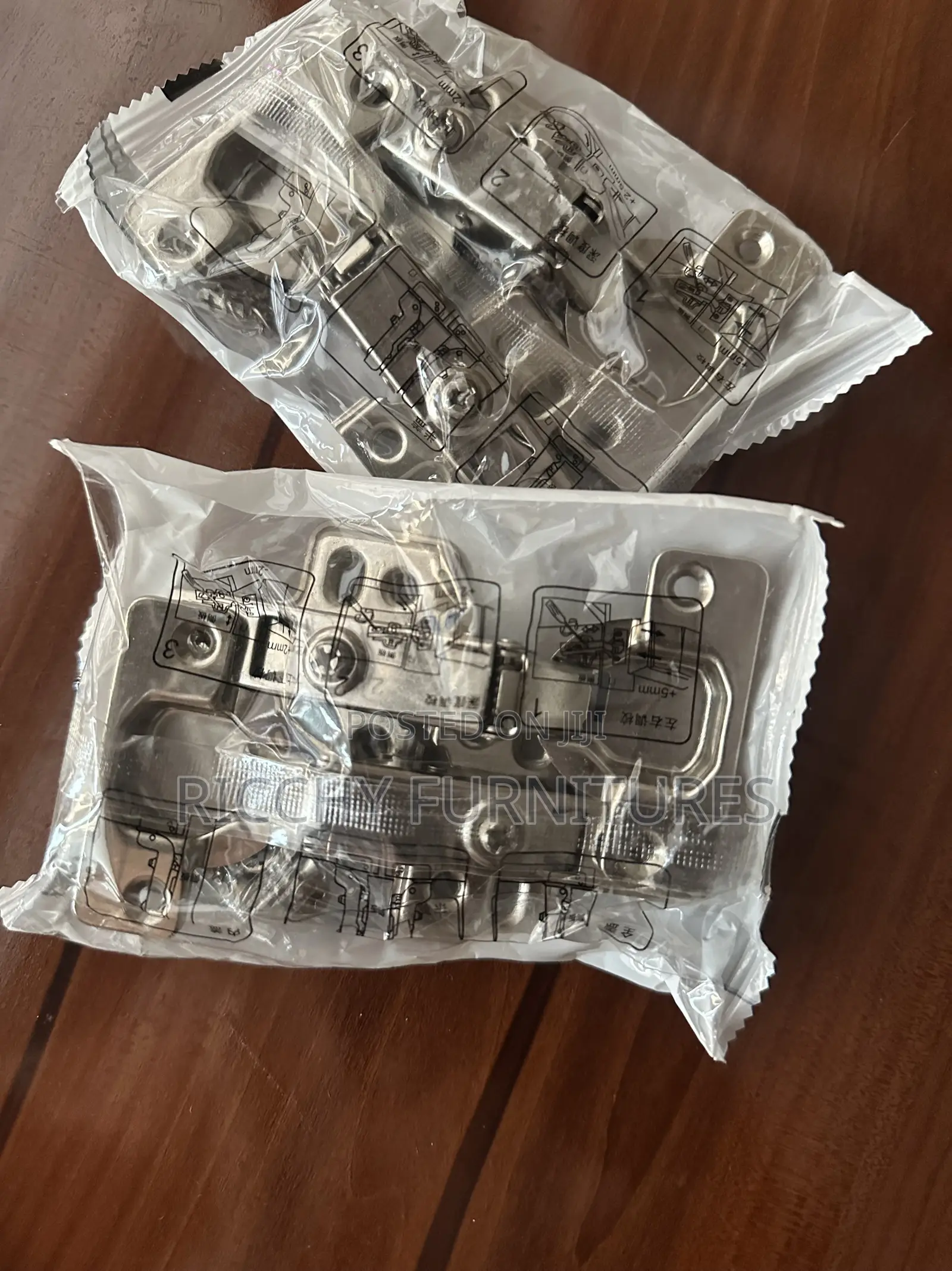 Cabinet Hinges