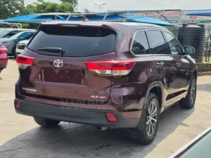 Toyota Highlander 2018 Burgundy