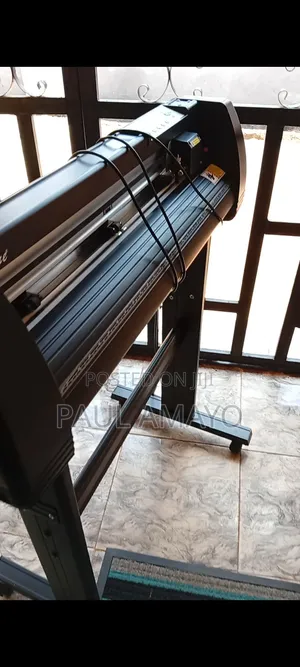 2 Feet Yinghe Cutting Plotter Machine One Month Old
