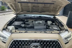 Toyota Tacoma 2018 Gold