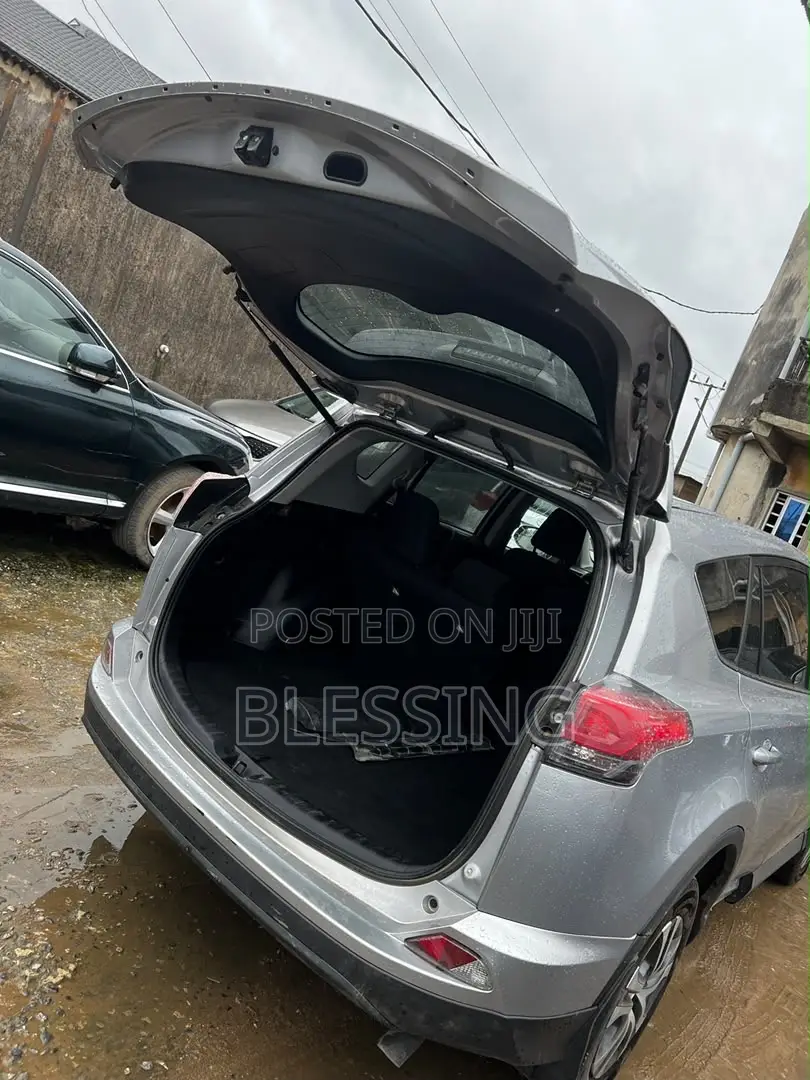 Toyota RAV4 2016 Gray