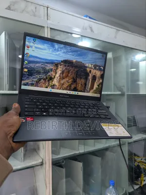 Laptop Asus Vivobook Go 14 16GB AMD Ryzen 5 SSD 256GB