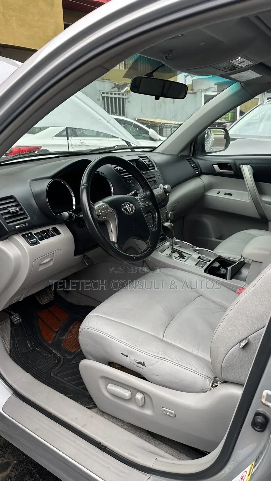 Toyota Highlander Base 2010 Silver