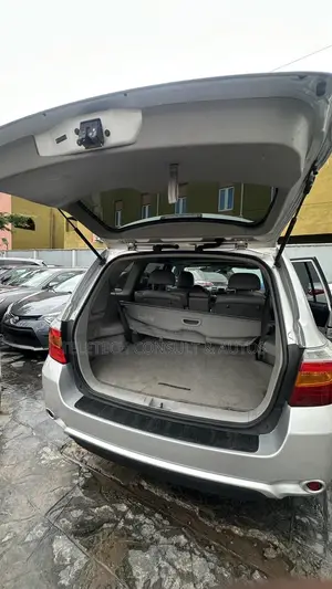 Toyota Highlander Base 2010 Silver