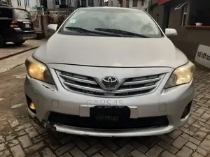 Toyota Corolla 2011 Silver