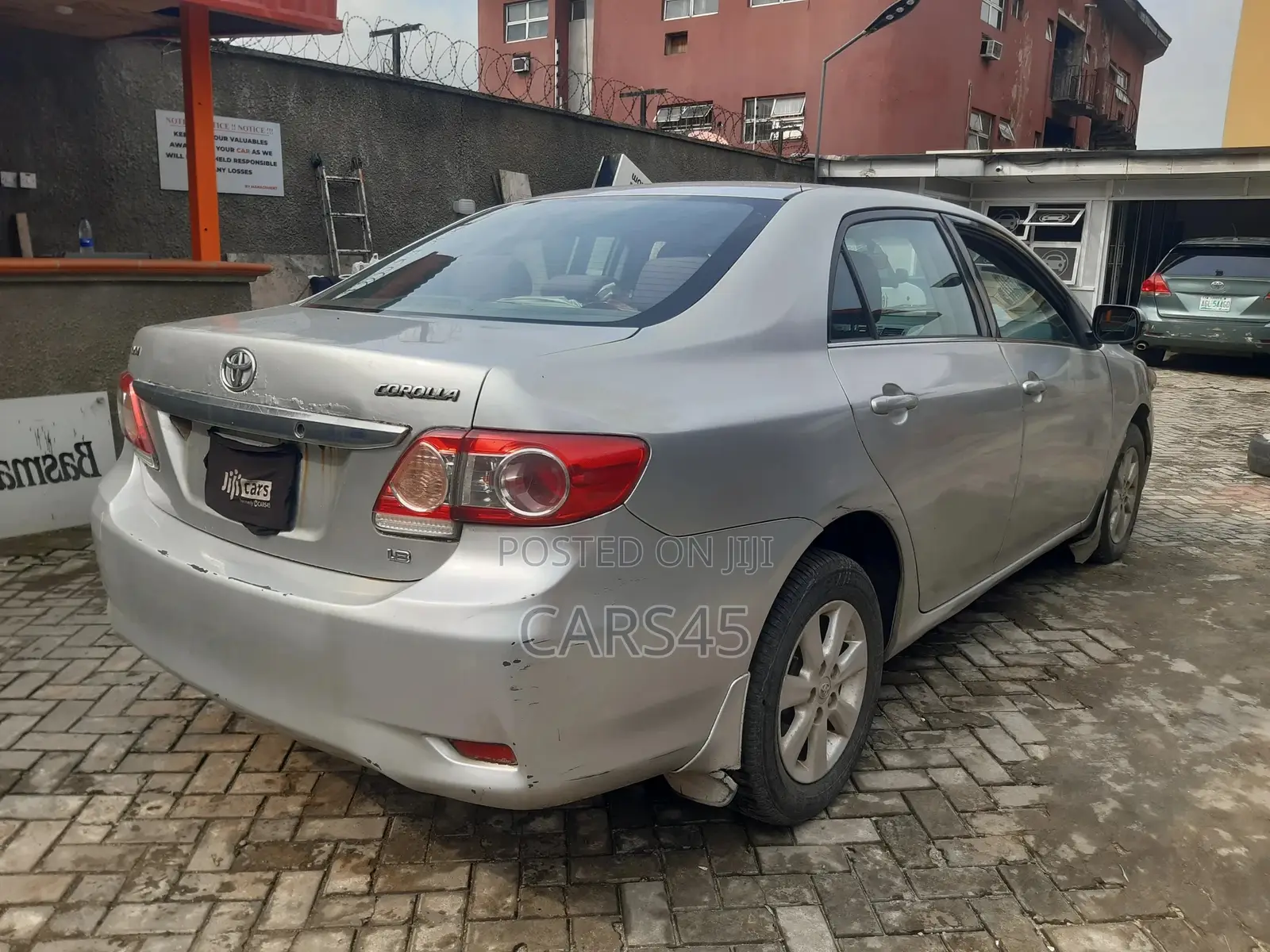 Toyota Corolla 2011 Silver