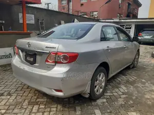 Toyota Corolla 2011 Silver