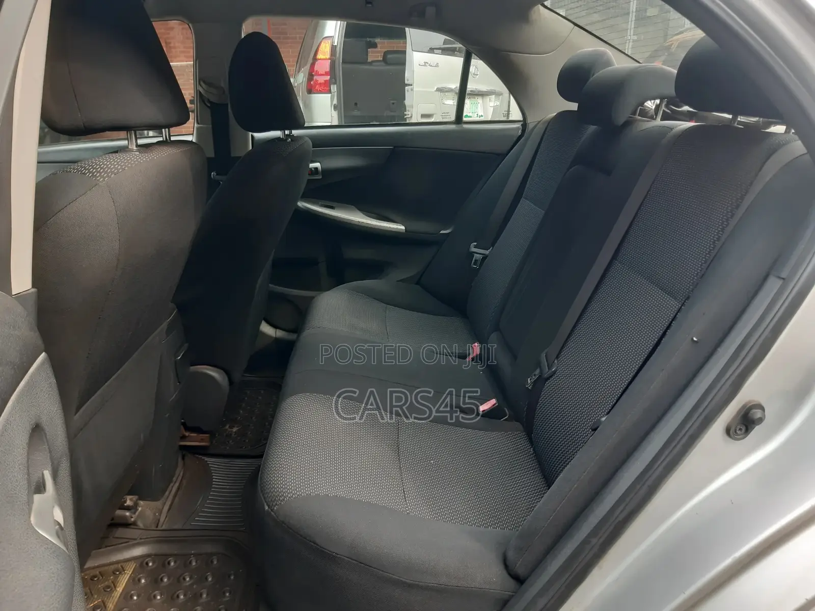 Toyota Corolla 2011 Silver