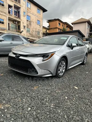 Toyota Corolla LE 2021 Silver