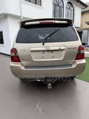 Toyota Highlander Limited V6 2005 Gold