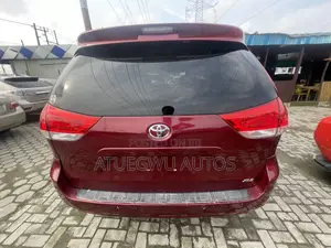 Toyota Sienna XLE 8 Passenger 2011 Red