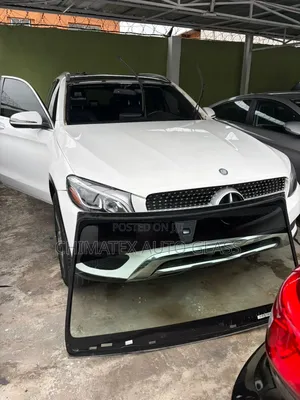 Glc300 2018 Coupe Windscreen Glass Available Installed at Chimatex