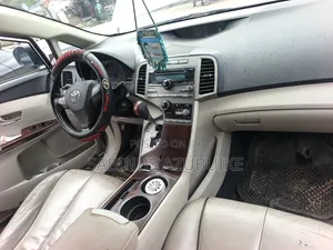 Toyota Venza AWD 2010 Silver