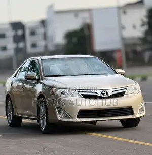 Toyota Camry 2013 Gold