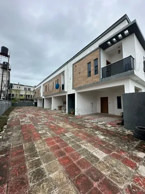 4bdrm Townhouse/Terrace in Lekki Phase 2 for sale