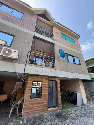 4bdrm Townhouse / Terrace in Osapa London for rent