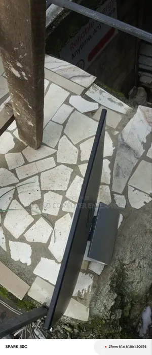 23 Inches HP
