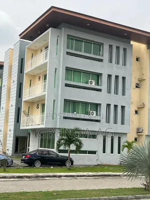 3bdrm Penthouse in Sangotedo Shoprite for sale