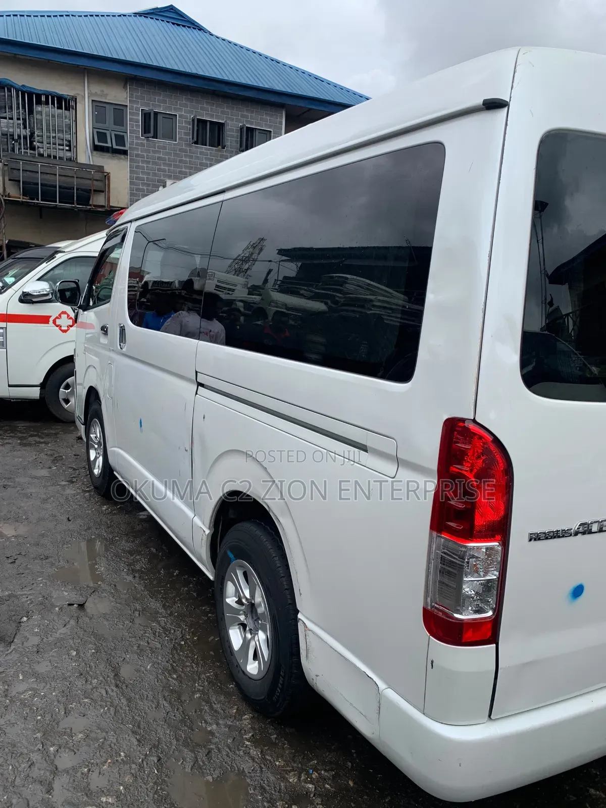 Toyota HiAce 2015 White
