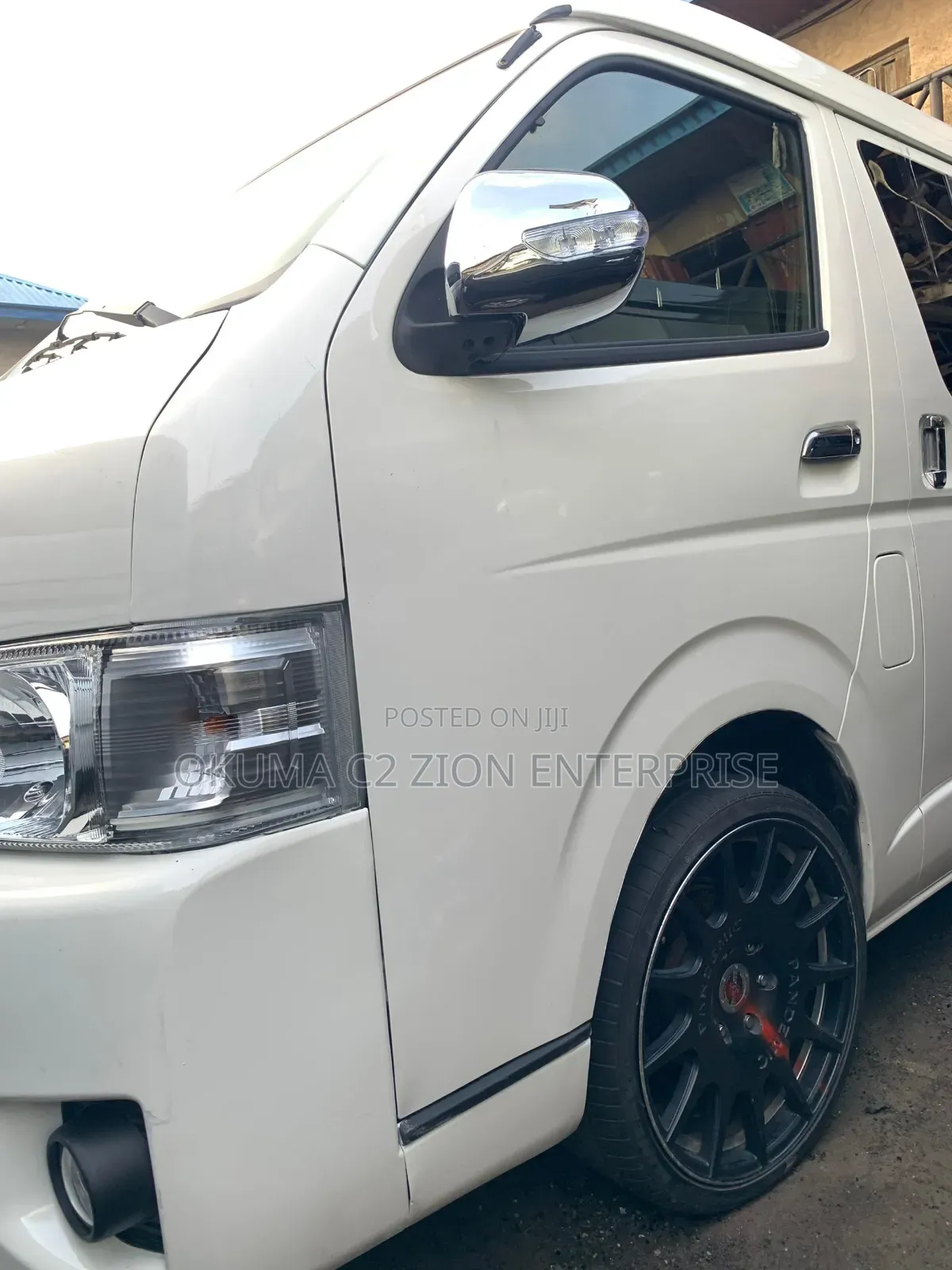 Toyota HiAce 2015 White