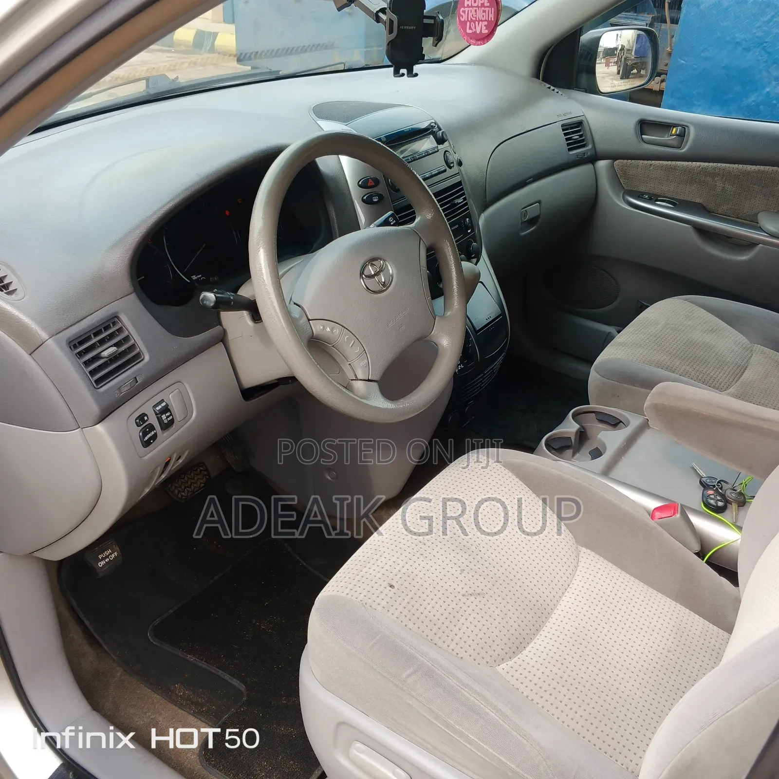 Toyota Sienna 2010 Silver