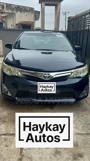 Toyota Camry LE 4dr Sedan (2.5L 4cyl 6A) 2014 Blue
