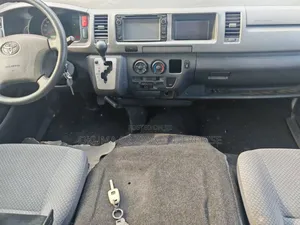 Toyota HiAce 2015 White