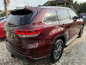 Toyota Highlander XLE 4x4 V6 (3.5L 6cyl 8A) 2018 Burgundy